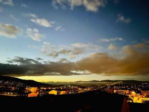 Fotografia z galérie ubytovania Condo with Spacious Terrace & Breathtaking Views v Cannes