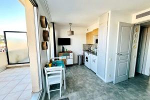 Fotografia z galérie ubytovania Condo with Spacious Terrace & Breathtaking Views v Cannes