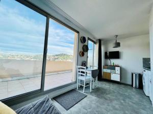 Fotografia z galérie ubytovania Condo with Spacious Terrace & Breathtaking Views v Cannes