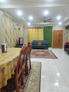 Posezení v ubytování Homestay Cikgu Zedi Hulu Langat