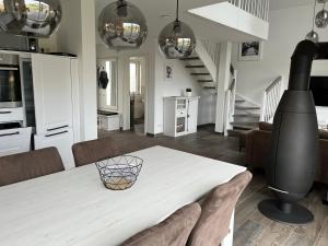 Χώρος καθιστικού στο Ferienhaus Hilde 100m Entfernung zum See/Strand +18 φωτογραφίες