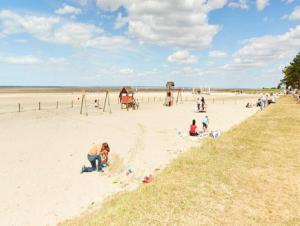 Goście zatrzymujący się w obiekcie La Vallée Appartement Proche du Mont Saint Michel