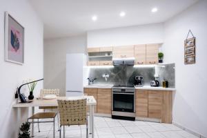 Gallery image of Joseph Seaside Apartment in Heraklio Town