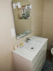 Un baño de JAC-Lovely new apartment in Horta Faial Island