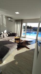 Bazén v ubytování Primošten Pool Fantasy apartmant nebo v jeho okolí