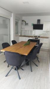 Kuchyň nebo kuchyňský kout v ubytování Primošten Pool Fantasy apartmant