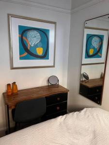 Postel nebo postele na pokoji v ubytování Fitzrovia / Bloomsbury / West End - Two Bed apt