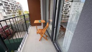 Balkón alebo terasa v ubytovaní 1 room Apartment with terrace, Slnečnice