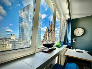 Fotografia z galérie ubytovania Super Apartament WHITE Warszawa 2x Metro Ścisłe Centrum WiFi 300 Mbs NEW vo Varšave
