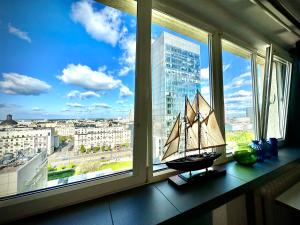 Fotografia z galérie ubytovania Super Apartament WHITE Warszawa 2x Metro Ścisłe Centrum WiFi 300 Mbs NEW vo Varšave