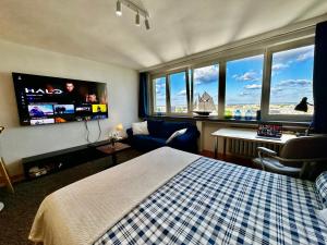 Posteľ alebo postele v izbe v ubytovaní Super Apartament WHITE Warszawa 2x Metro Ścisłe Centrum WiFi 300 Mbs NEW
