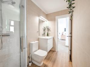Koupelna v ubytování Fantastic penthouse with roof terrace in the heart of Nerja