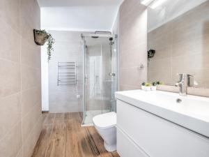 Koupelna v ubytování Fantastic penthouse with roof terrace in the heart of Nerja