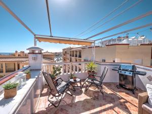 Balkón nebo terasa v ubytování Fantastic penthouse with roof terrace in the heart of Nerja