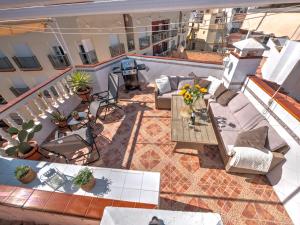 Balkón nebo terasa v ubytování Fantastic penthouse with roof terrace in the heart of Nerja
