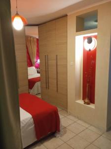 Postel nebo postele na pokoji v ubytování Ολόκληρο διαμέρισμα fully equipped apt dora comfortable holidays on the beach 50m