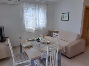 Φωτογραφία από το άλμπουμ του Apartments Fran I σε Baška