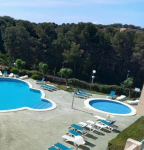 a view of the pool at a resort at VANCOUVER en SALOU in Salou