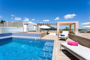 Bazén v ubytování Casa Amarela Guesthouse nebo v jeho okolí