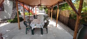 Patio nebo venkovní prostory v ubytování Timbi Vendégház