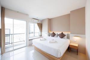 Gallery image of La Vista Patong Hotel in Patong Beach +56 photos