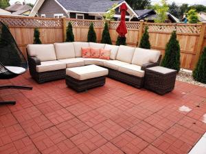 Posezení v ubytování Luxury Home w/ Private Patio Mins away from DT RC