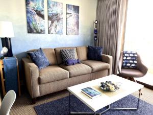 Gallery image of The Whale Suite @Waikiki Banyan (1 Free Parking) in Honolulu