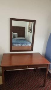 Postel nebo postele na pokoji v ubytování Hotel 2 Queen Beds Hotel Room 208 Wi-Fi Room Booking