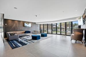 Jewel Beachfront Residences的休息区