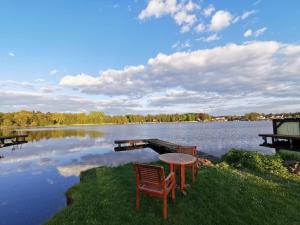 Fotografie z fotogalerie ubytování Schöne 3Zimmer Ferienwohnung direkt am Baalensee v destinaci Fürstenberg-Havel