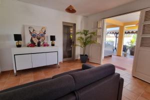 Posezení v ubytování VILLA NAUTILIA, vue mer, proche plage