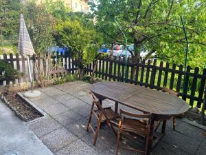 A garden outside Apartment Fabiola