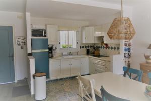 Kuchyňa alebo kuchynka v ubytovaní Casa Blue Port Banyuls Empuriabrava