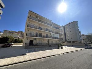 Tòa nhà nơi căn hộ tọa lạc