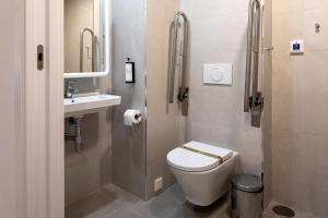 Alidreams Lola Center Apartamentos的一间浴室