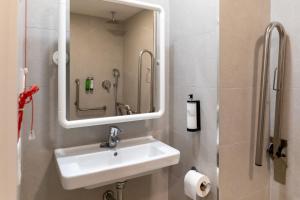 Alidreams Lola Center Apartamentos的一间浴室