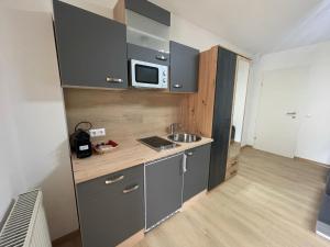 Köök või kööginurk majutusasutuses Haus zum Glück