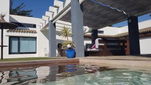 Swimmingpoolen hos eller tæt på Villa chillout la barrosa