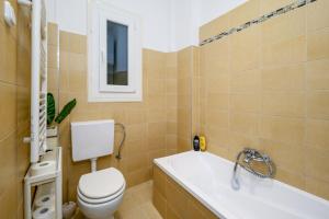 A bathroom at Margaret Apartment by the Danube