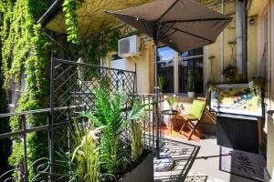 A balcony or terrace at Margaret Apartment by the Danube