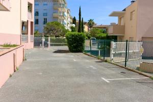 Fotografia z galérie ubytovania Port-Fréjus, LE CONSUL, appartement 2 pièces climatisé, terrasse & parking v destinácii Fréjus
