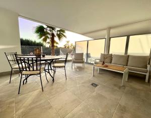 Fotografija u galeriji objekta Wonderful, excellent new 4-bed apartment near Málaga with indoor and outdoor swimmimg pools, gym and sauna facilities u gradu Mihas Kosta