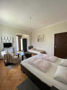 Postel nebo postele na pokoji v ubytování Neli & Zaal Guest House