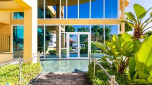 Ogród w obiekcie Apartamento Las 3P Piscina, Paz y Patio privado