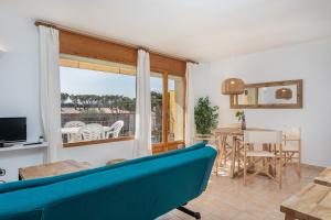 Balkón alebo terasa v ubytovaní Apartamentos CASA MAREA La Fosca parking y piscina