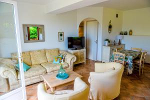Zdjęcie z galerii obiektu Josie - Bas de villa, Clim, Jardins - Porticcio w mieście Porticcio +25 zdjęć