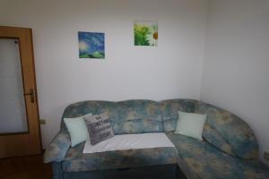 Ein Sitzbereich in der Unterkunft Apartment Zinka