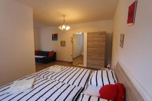 Ein Bett oder Betten in einem Zimmer der Unterkunft Apartment Zinka