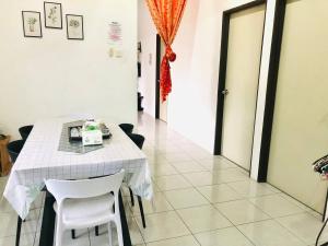 Fotografie z fotogalerie ubytování Homestay Lestary near Taiping Fast WIFI Netflix v destinaci Taiping