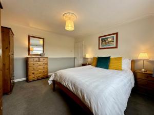 Ліжко або ліжка в номері Splendid 3 Double Bedroomed House near Oxford